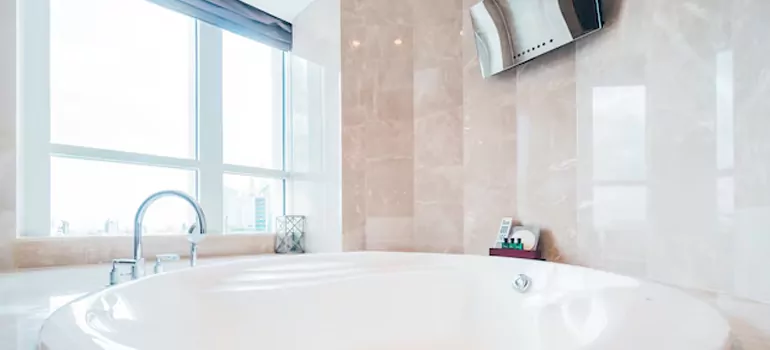 Bathroom Window Coverings in Midway, FL