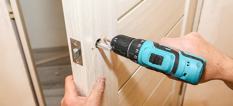 Old Door Knob Repair in Midway, FL