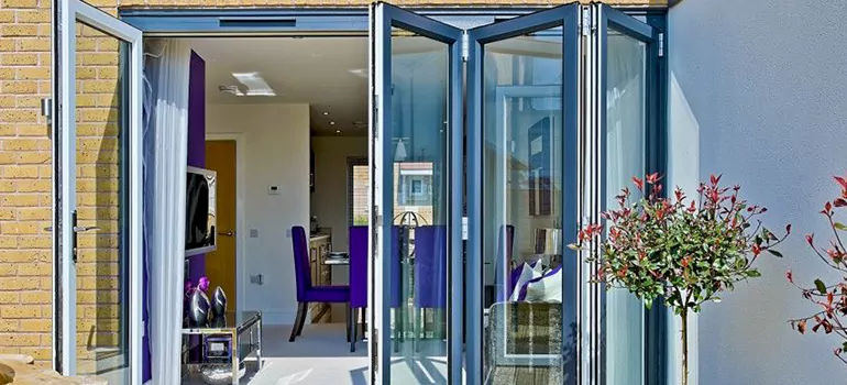 Commercial Door Glass Repair in Midway, FL