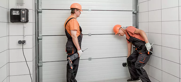 Garage Door Repair Company in Midway, FL